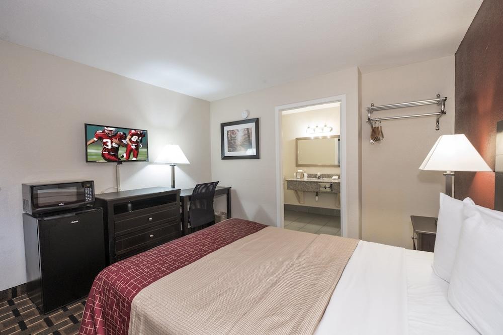Red Roof Inn Mobile - Midtown photo 10