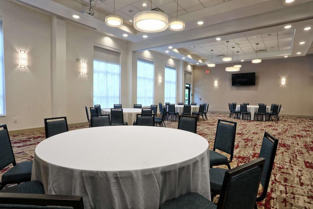 Hilton Garden Inn Bel Air photo 54