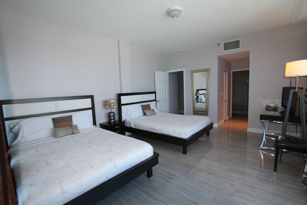 Soleil Apartments at Castle Beach Club photo 25