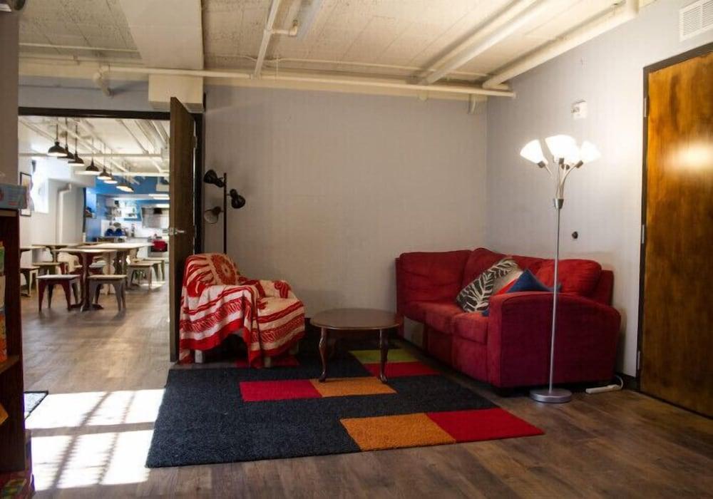 Cream City Hostel photo 6