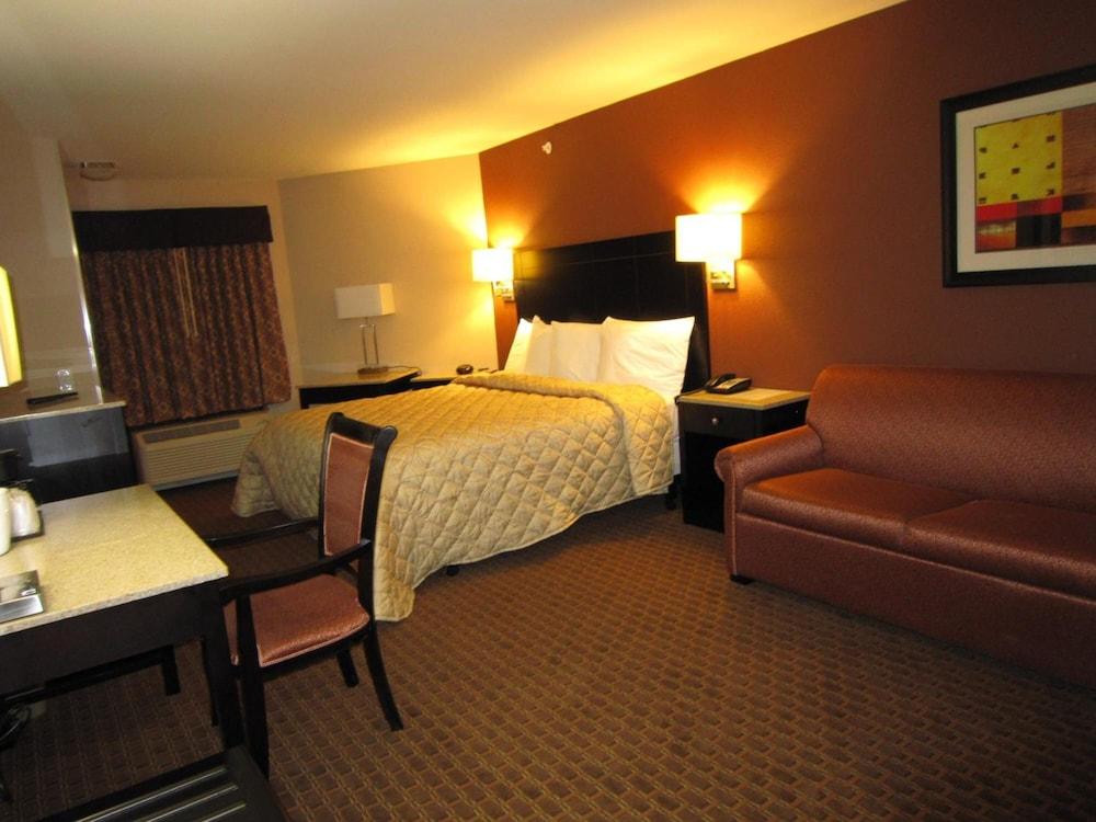 Red Carpet Inn And Suites Monmouth Jtc photo 13