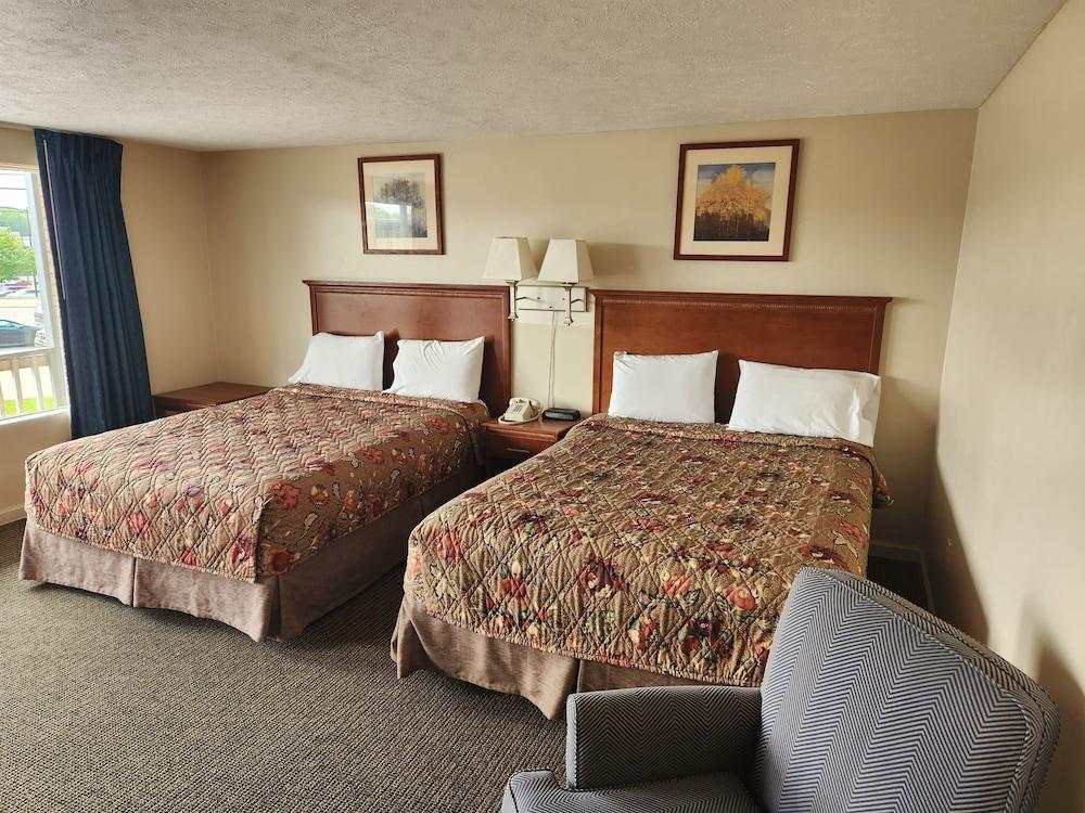 Royal Motel photo 40