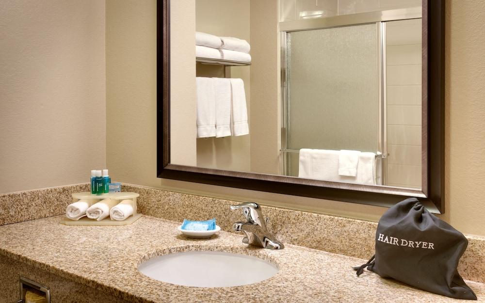 Holiday Inn Express & Suites Orem-North Provo by IHG photo 13