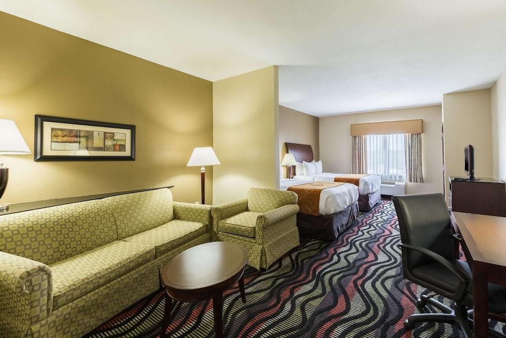 Comfort Suites Beaumont I-10 photo 27