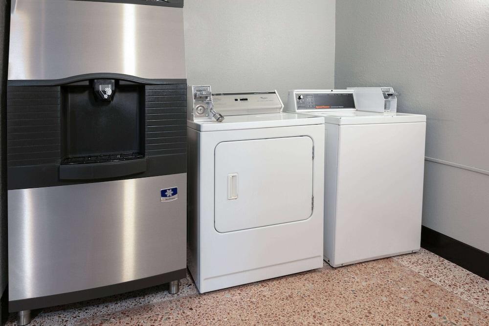 Wingate by Wyndham DFW / North Irving photo 40