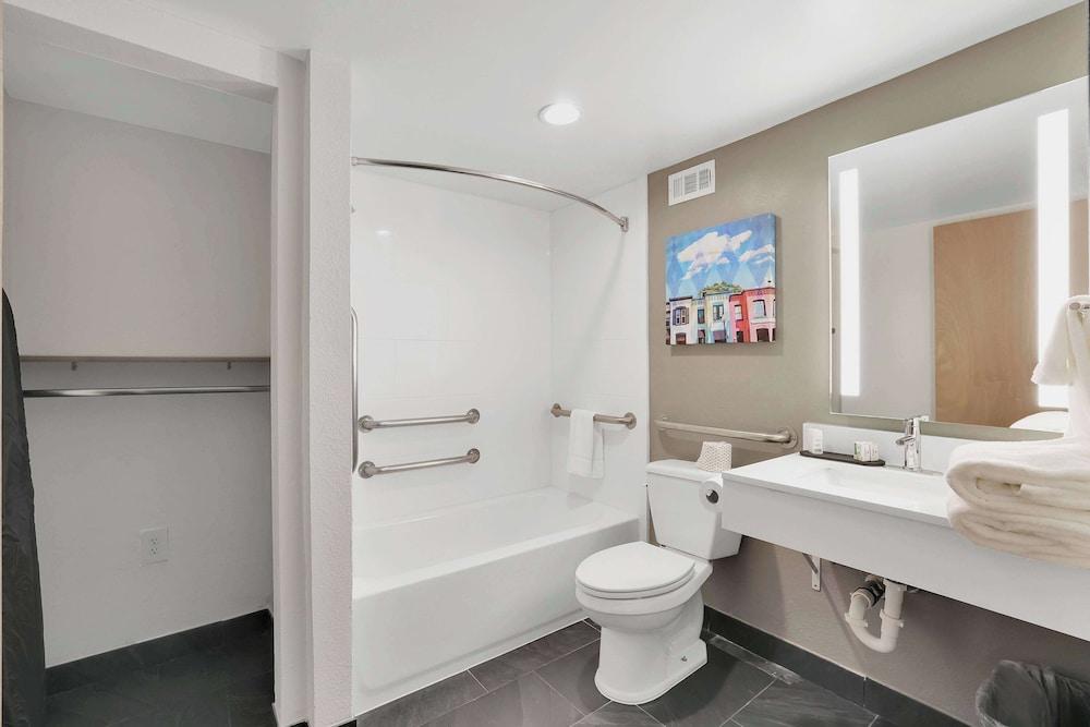 Holiday Inn Express And Suites Washington Dc Noma by IHG photo 26