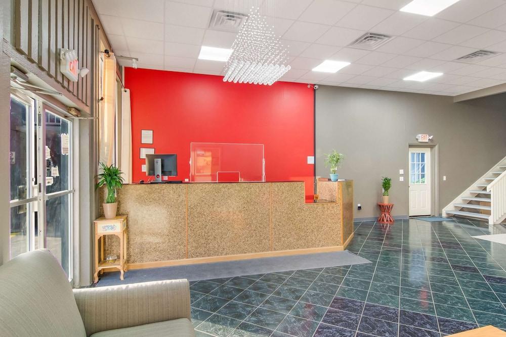 Econo Lodge photo 3