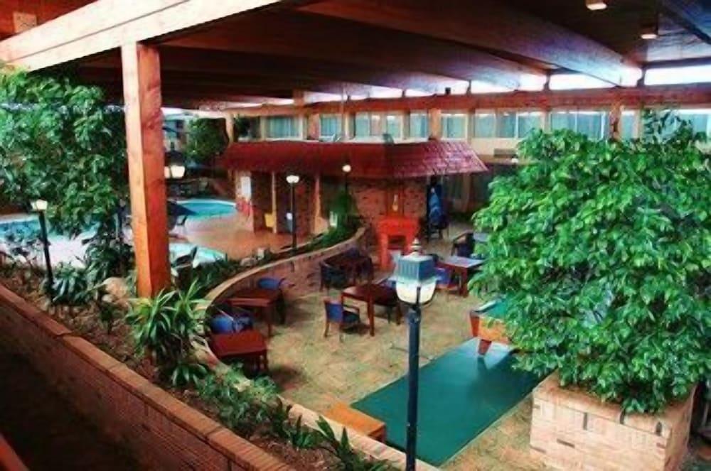 Travelodge by Wyndham Gaylord photo 5