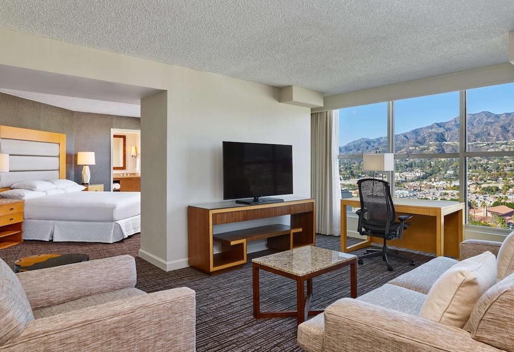 Hilton Los Angeles North/Glendale photo 13