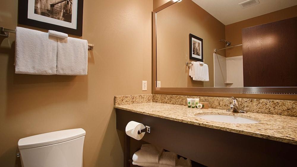 Best Western Plus Night Watchman Inn & Suites photo 13