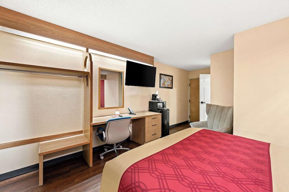 Econo Lodge London North photo 25