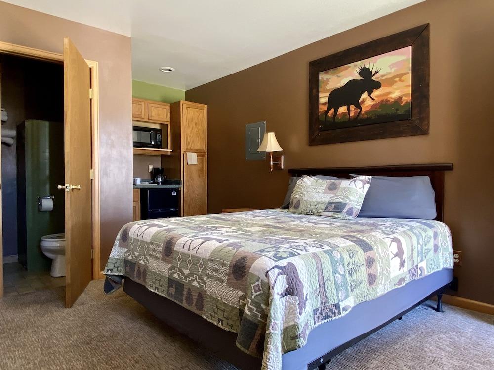 Moosehead Lodge & Cabins photo 16