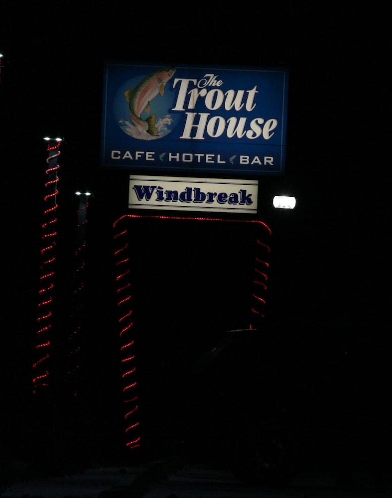 Windbreak Hotel photo 40