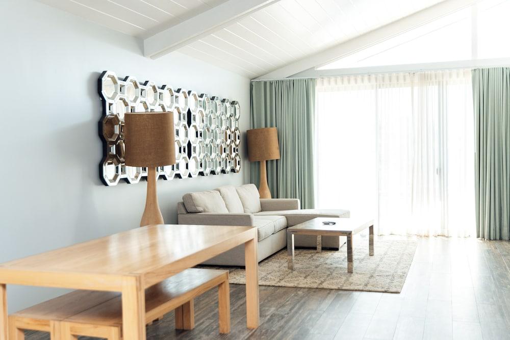Lakehouse Resort photo 45