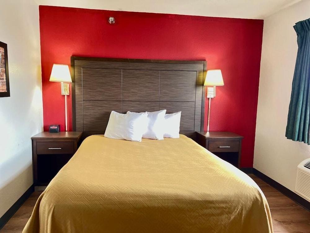 Econo Lodge Oacoma - Chamberlain West photo 25
