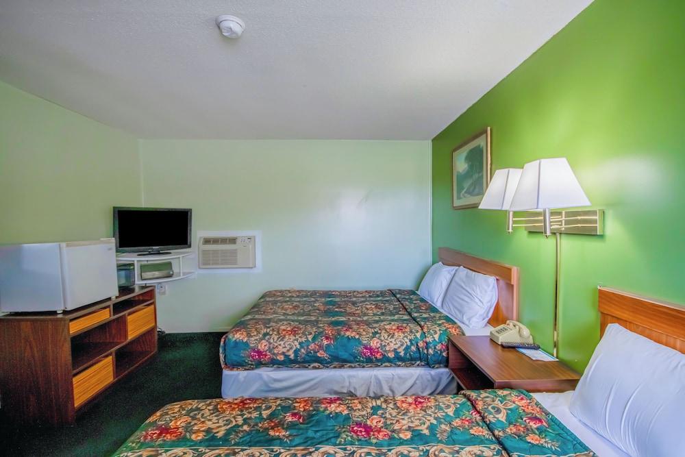 OYO Travelier Motel photo 71