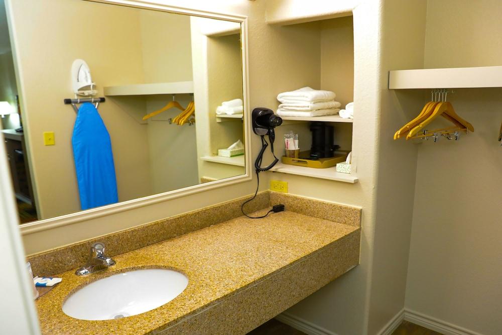 Wintergarden Inn photo 17