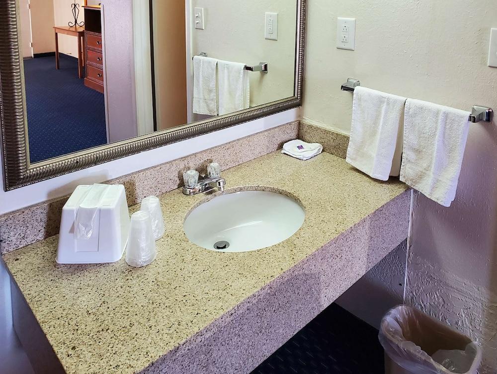 Motel 6 Canon City, CO photo 13