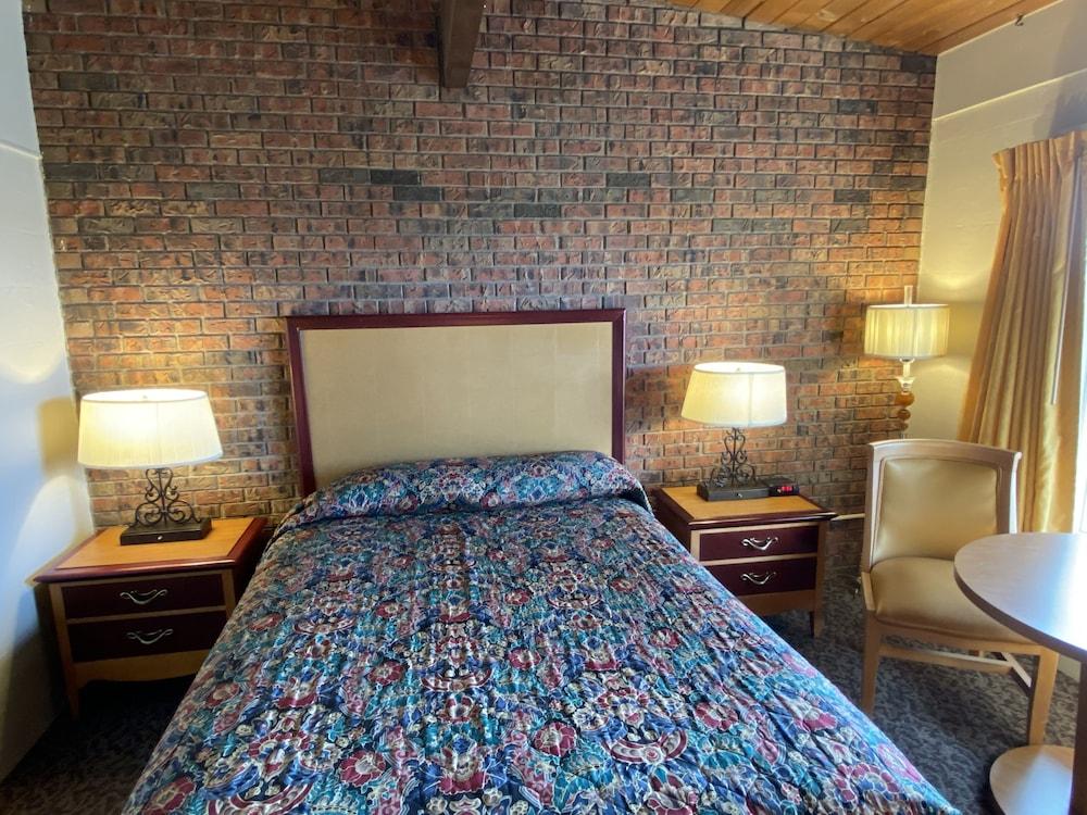Dunes Inn photo 16