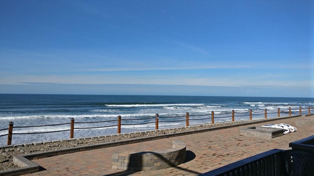Sailor Jack's Oceanfront Inn photo 72