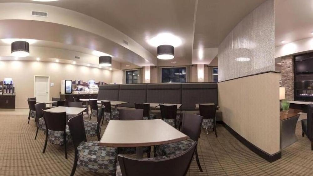 Holiday Inn Express Hotel & Suites PORT ARTHUR by IHG photo 21