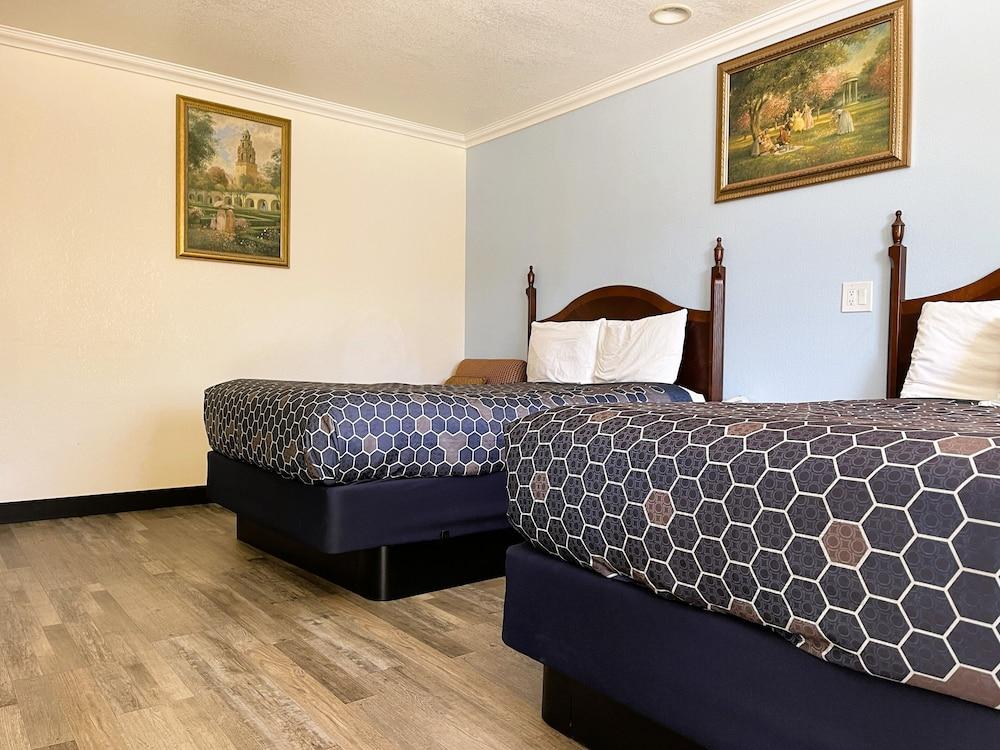 Americas Best Value Inn & Suites Joshua Tree National Park photo 47