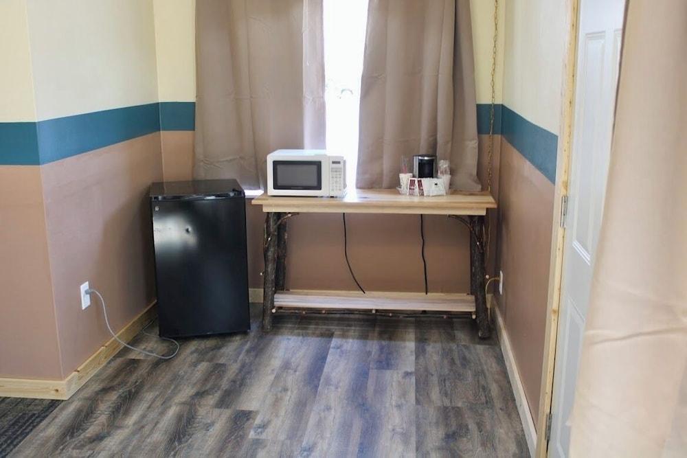 Lockview Motel photo 25