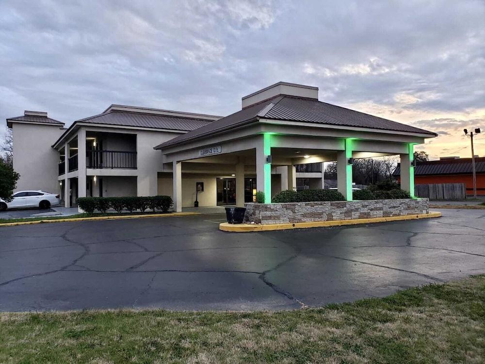 Quality Inn Indianola photo 57
