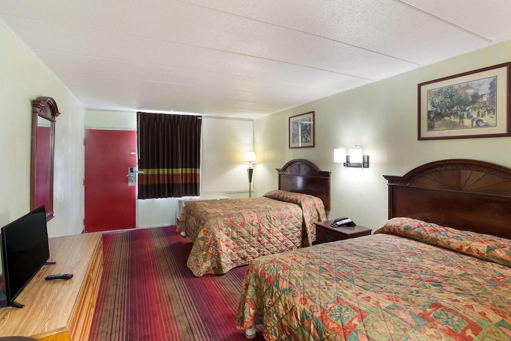 Rodeway Inn South Point photo 13