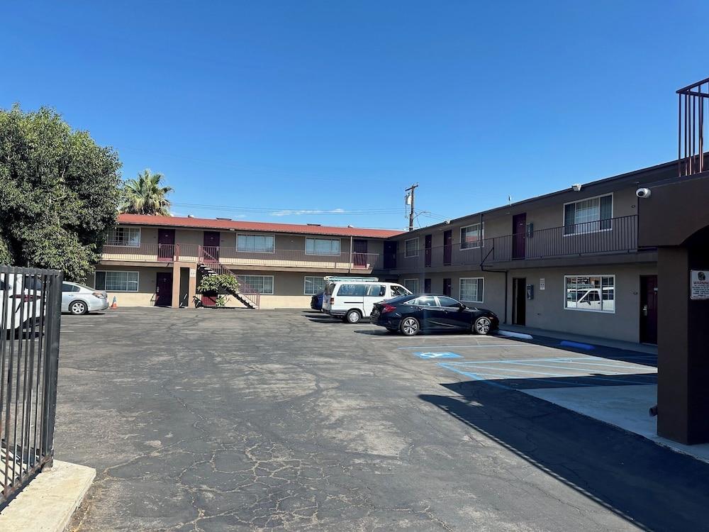 Driftwood Motel - Colton photo 7