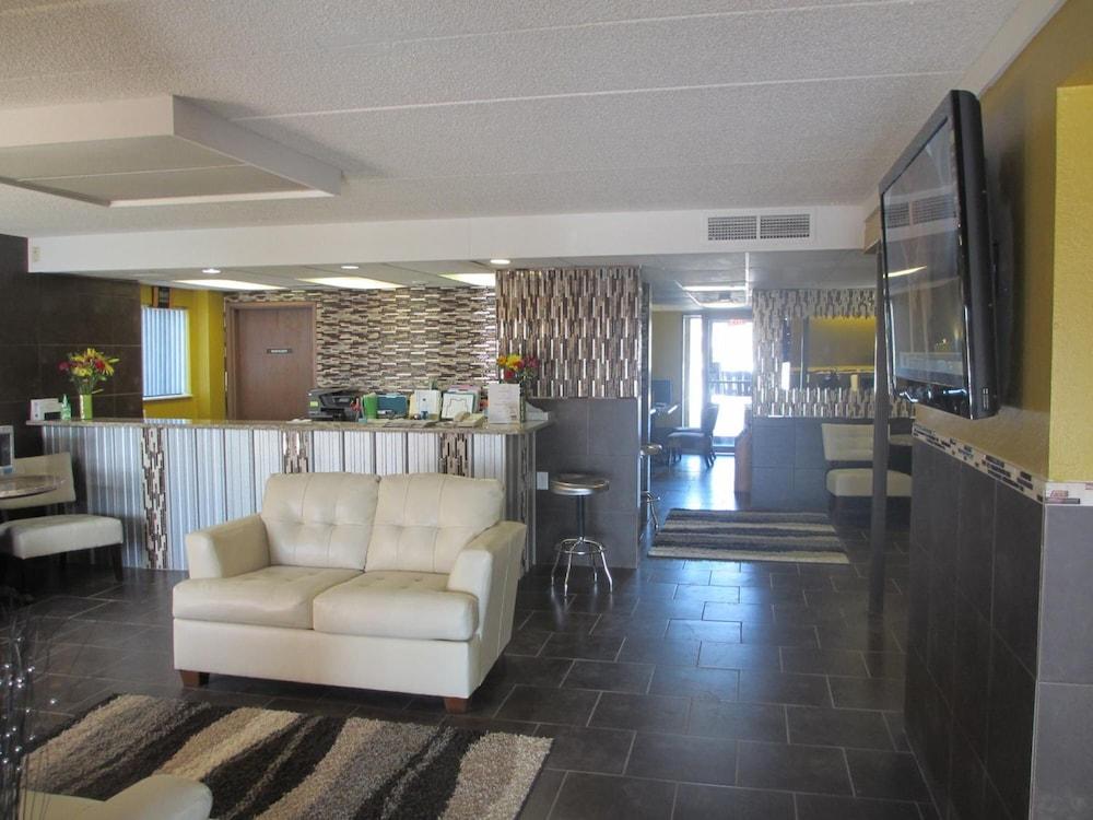 Riverside Suites photo 32
