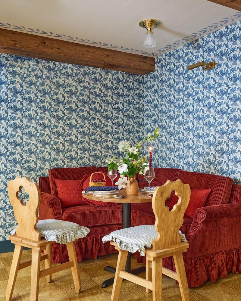 Six Bells Countryside Inn photo 27