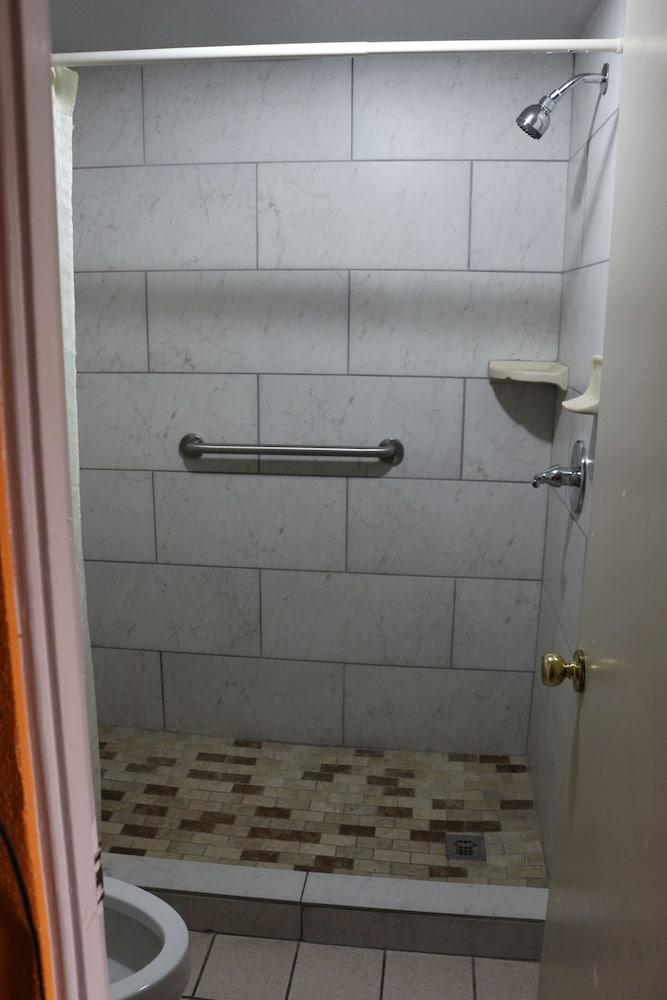 LoneStar Inn photo 5