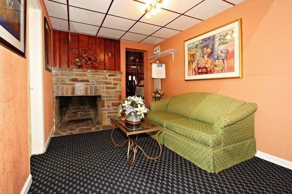Regal Inn & Suites photo 36