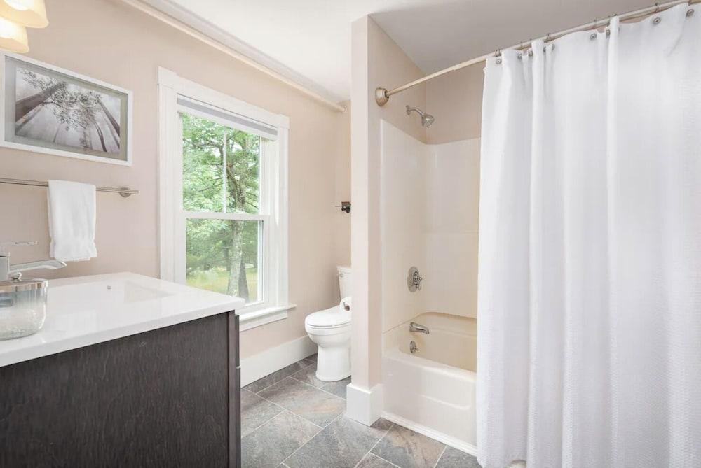 TuckAway Suites at East Branch photo 32