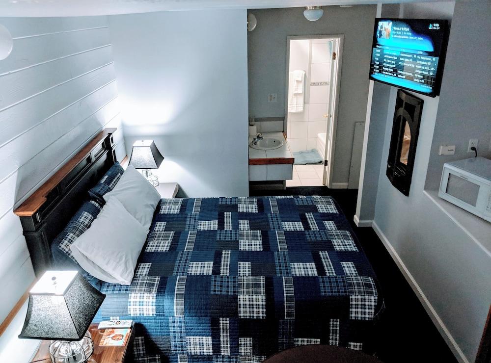 Majestic Rockies Motel photo 18