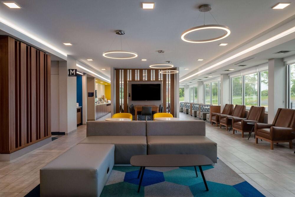 Microtel Inn & Suites by Wyndham Winchester photo 5
