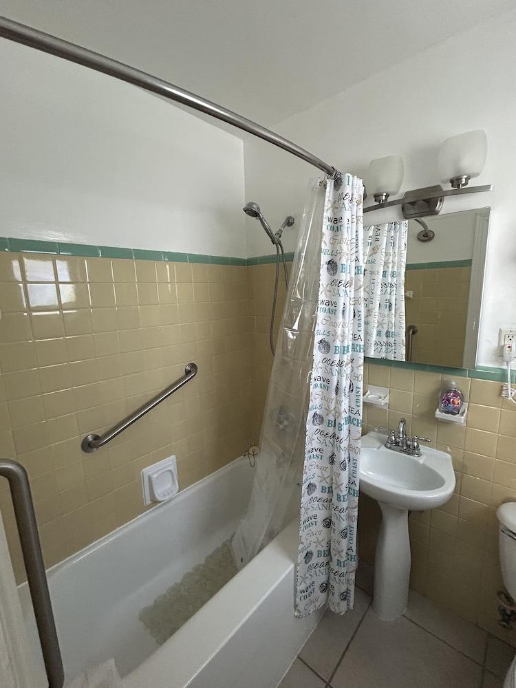 Bahama Beach Club Pompano photo 52
