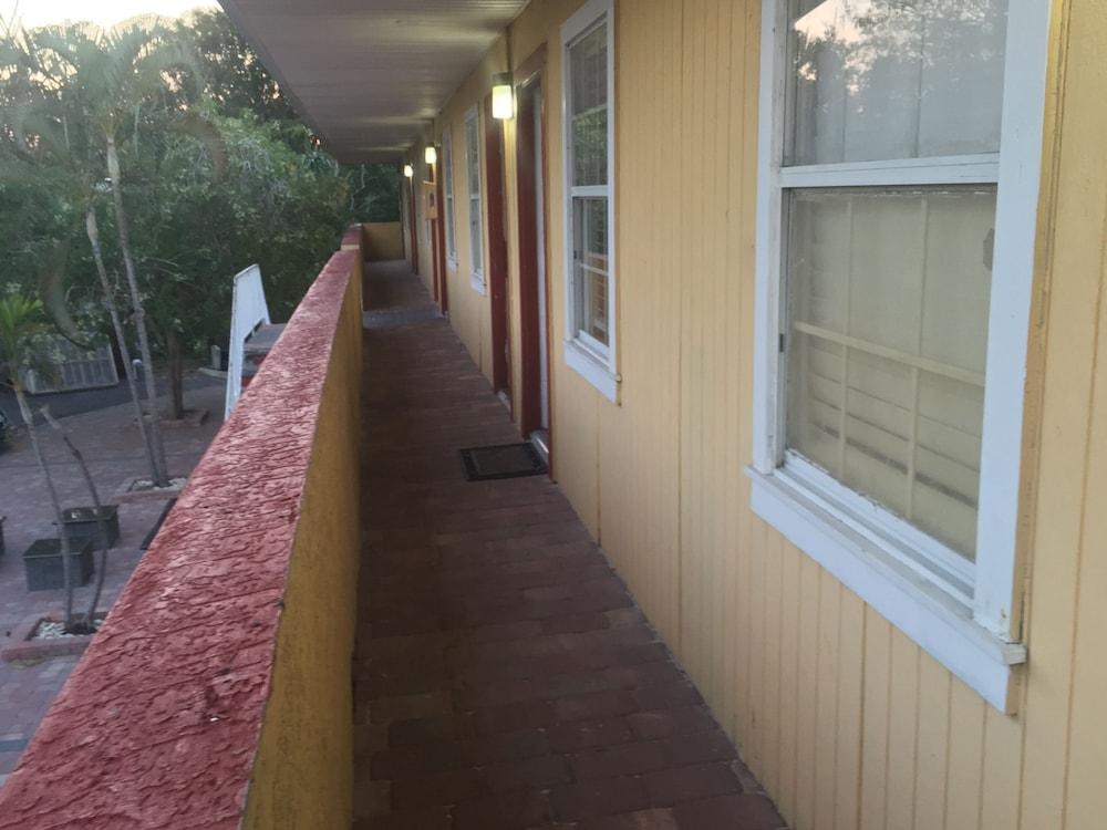 Family Inn photo 22
