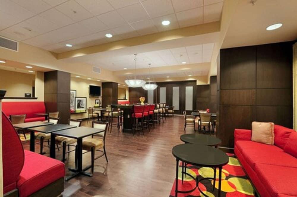 Hampton Inn Jacksonville-Anniston Area photo 7