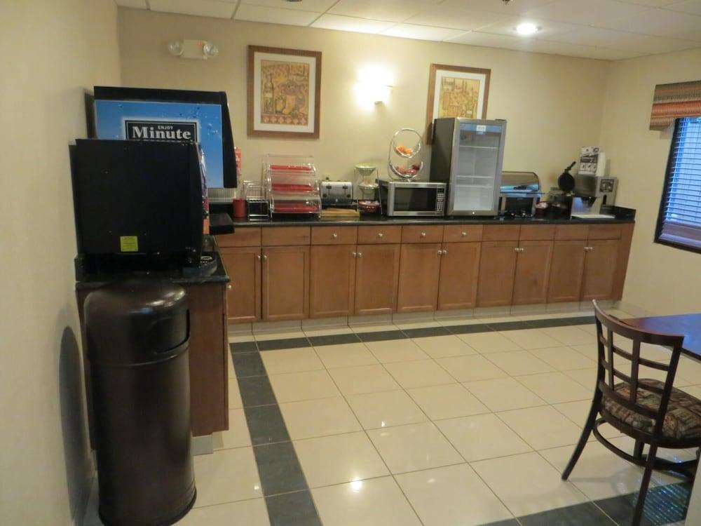 Quality Inn Winder photo 27