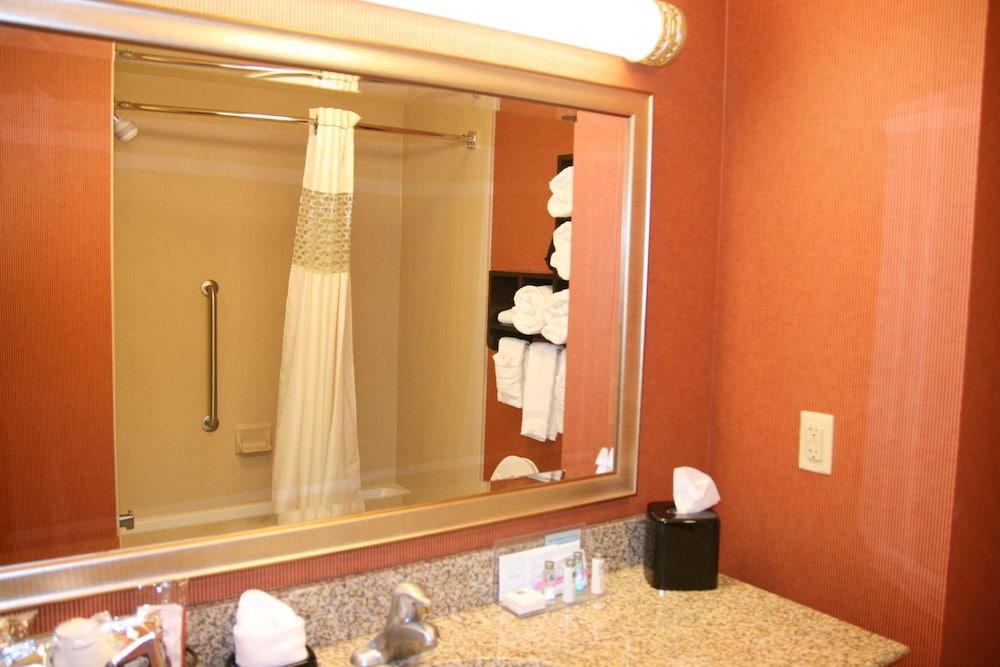 Hampton Inn Jacksonville-Anniston Area photo 37