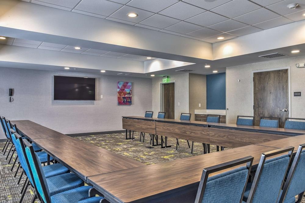 Hampton Inn & Suites Keene photo 16