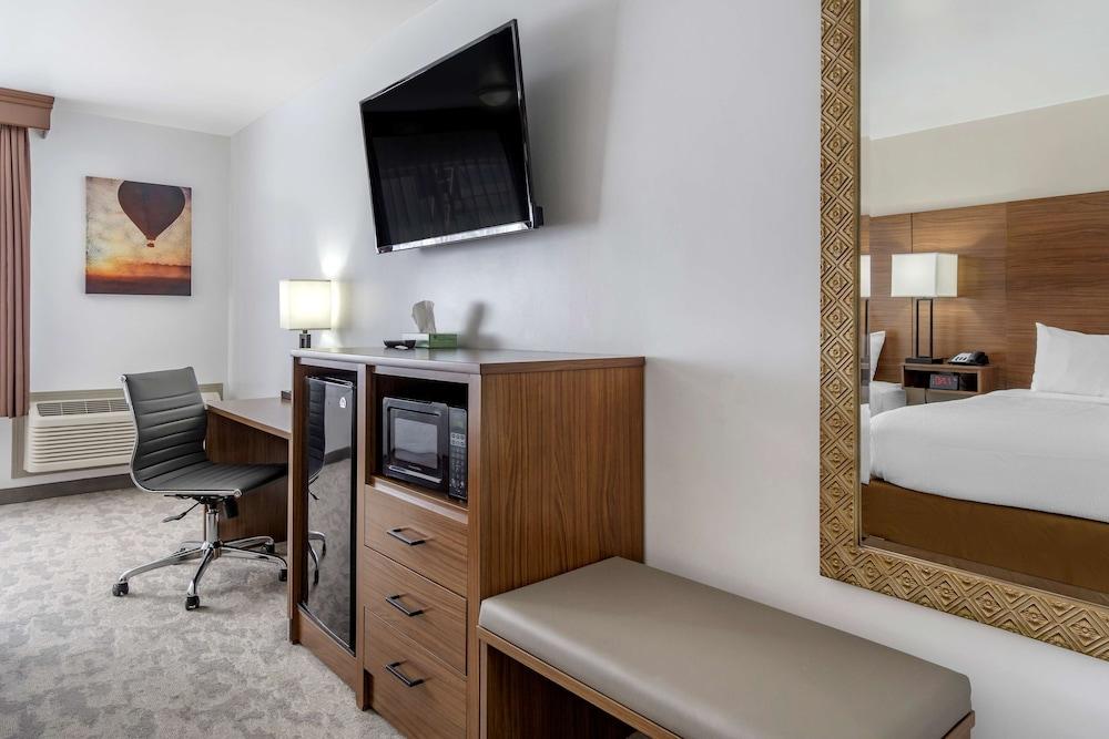 Best Western Plus Lake Front Hotel photo 14