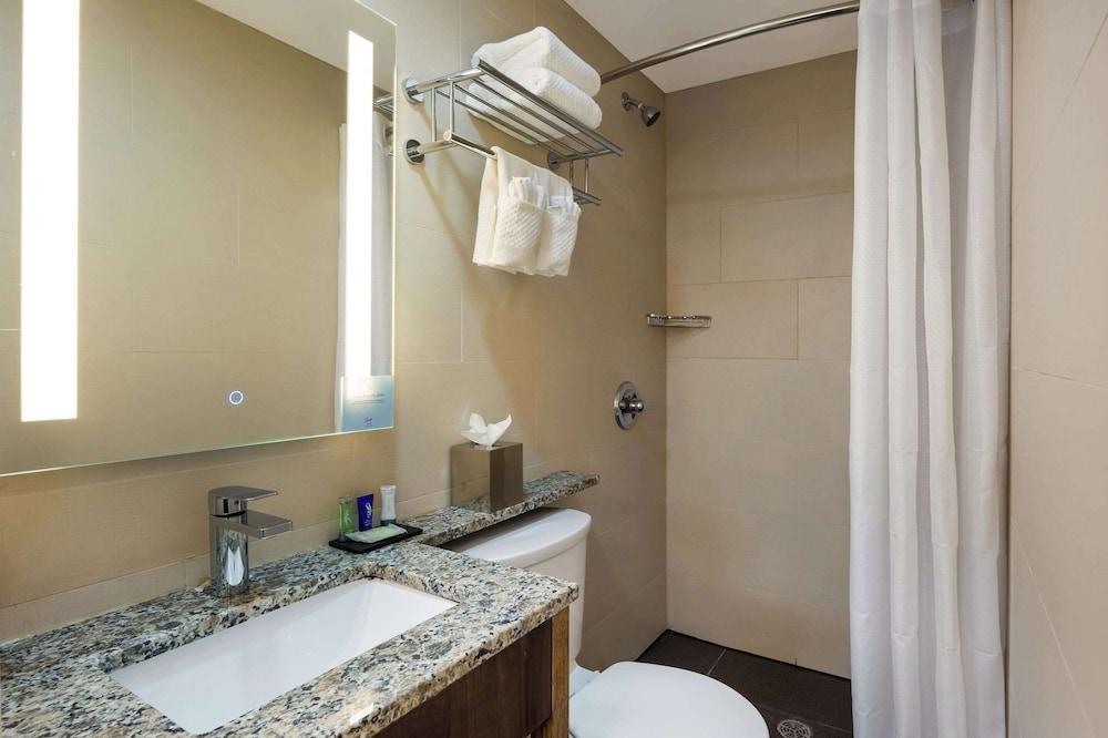Sleep Inn Bronx - Soundview photo 17