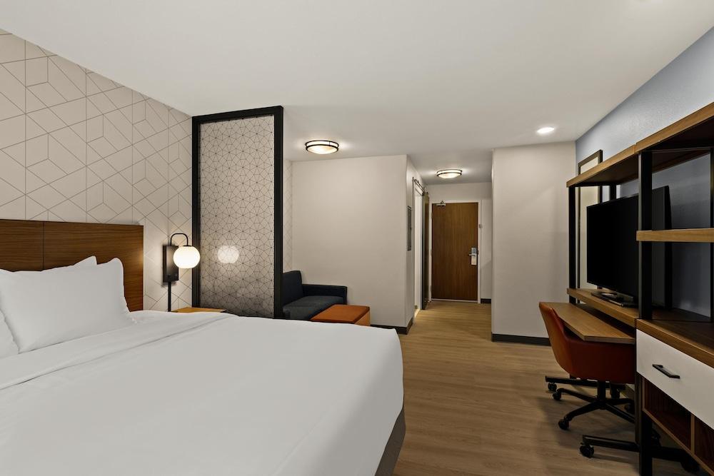 Everhome Suites Yuma East I-8 photo 10