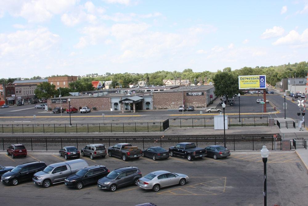 Gladstone Inn & Suites photo 25