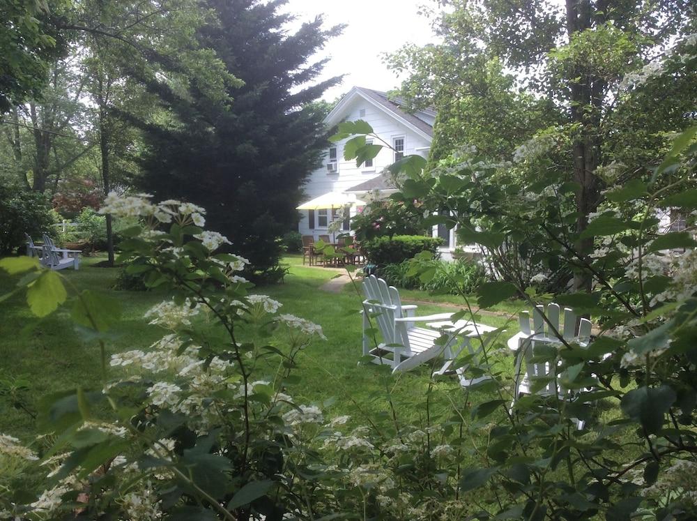 White Blossom House Inn photo 22
