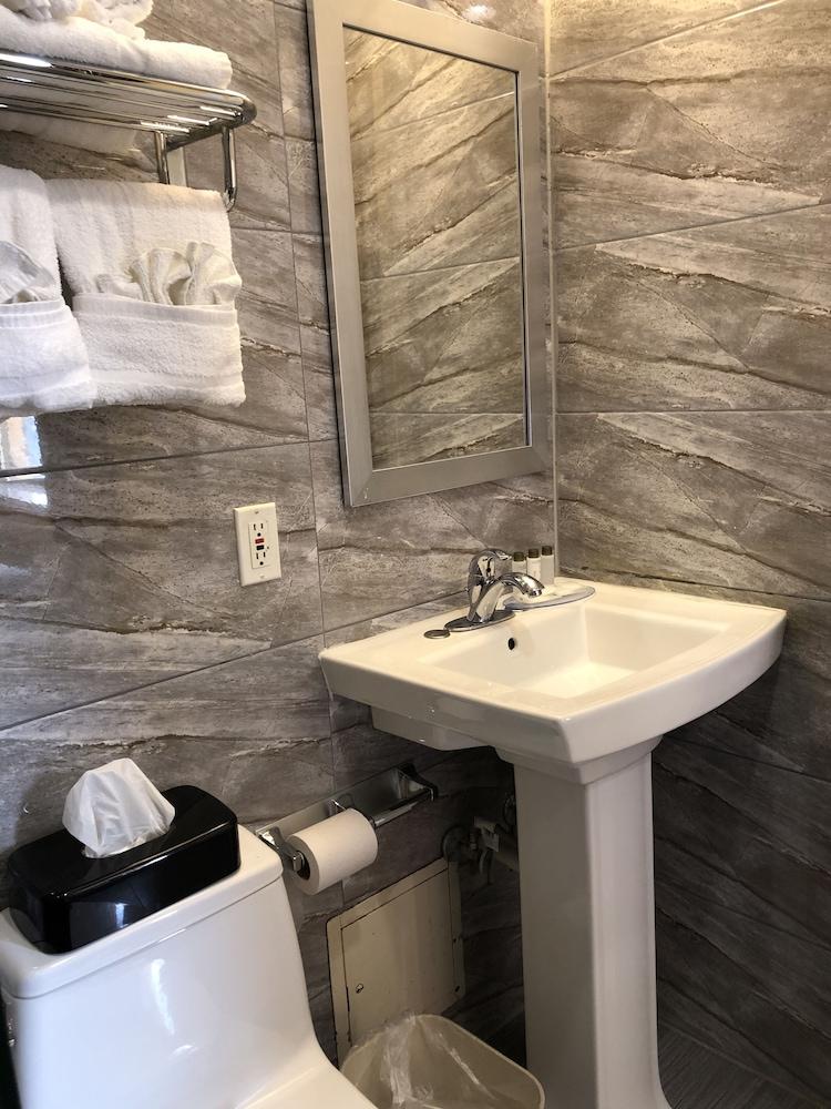 The Vue Hotel Express photo 16
