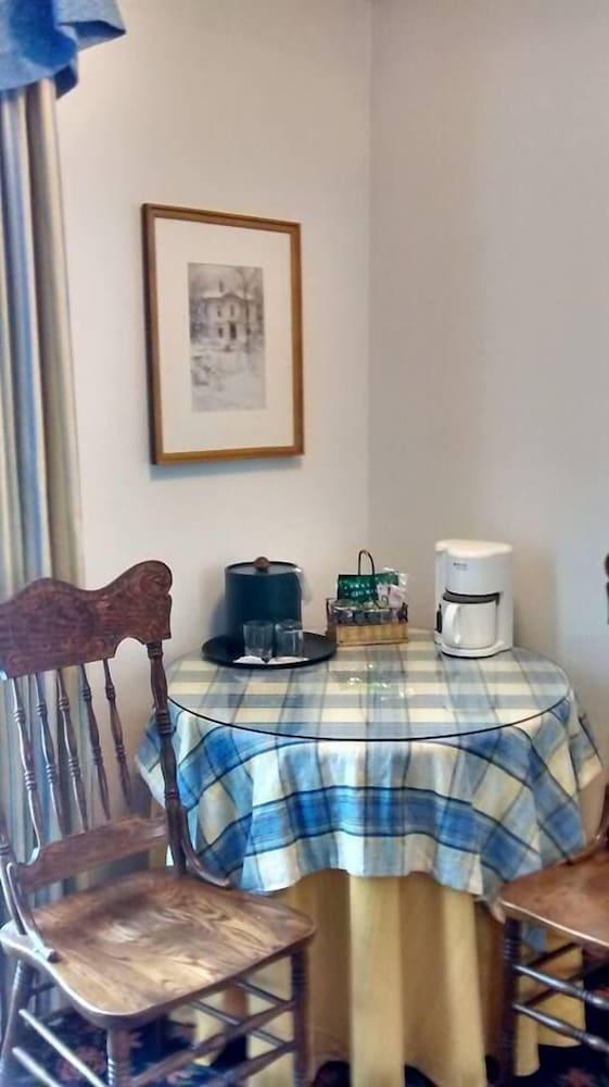 Hill House Inn photo 39